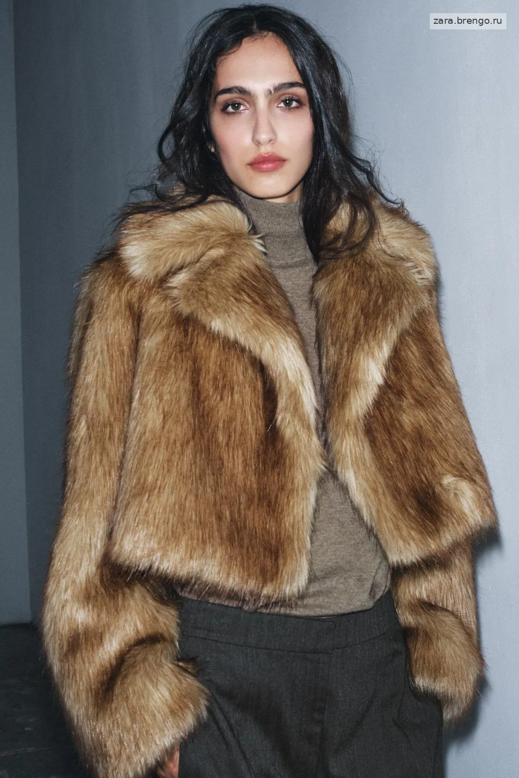 КОРОТКАЯ КУРТКА ИЗ ИСКУССТВЕННОГО МЕХА — коллекция Zara «ZW»