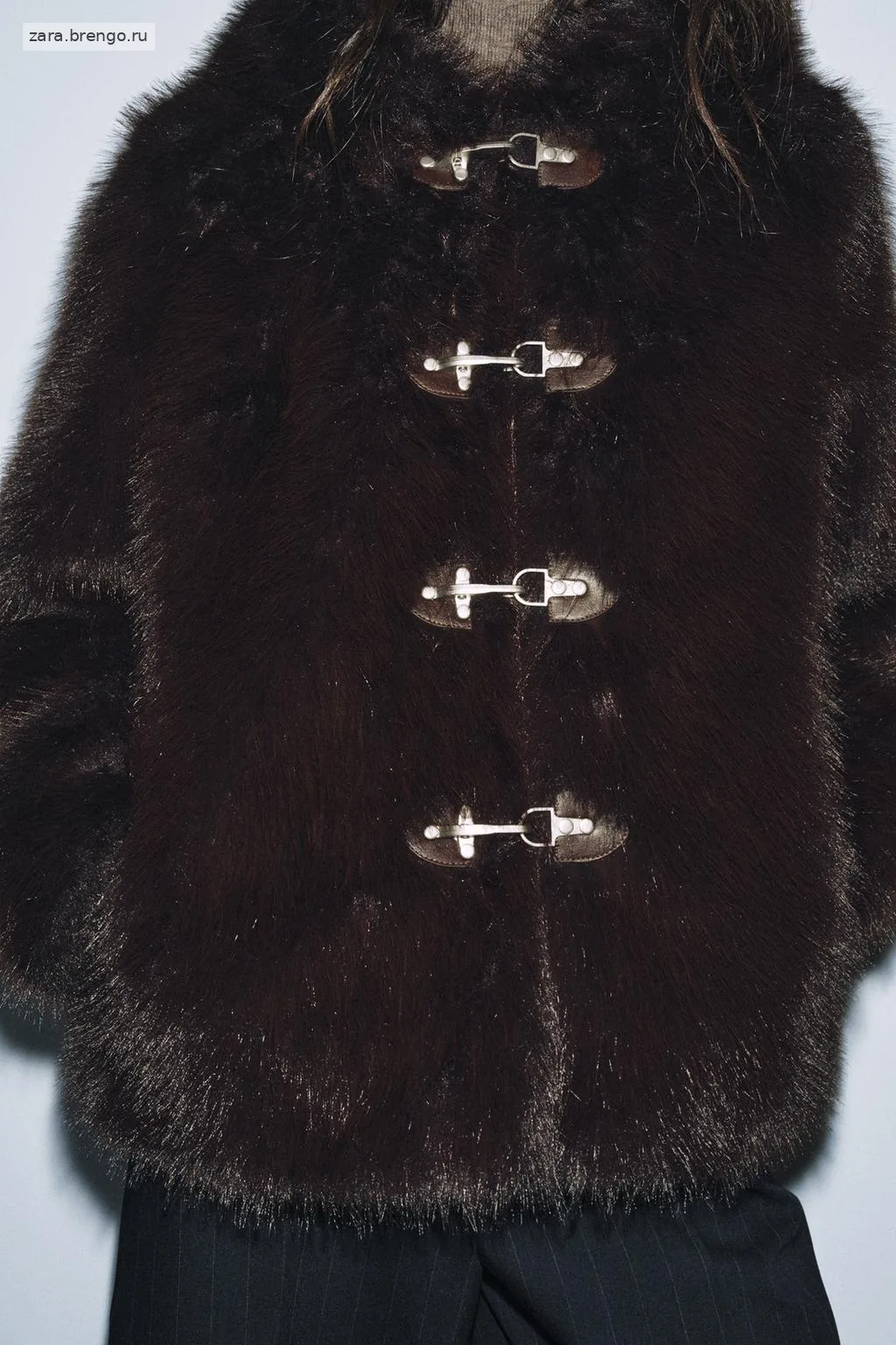 КОРОТКОЕ ПАЛЬТО ИЗ ИСКУССТВЕННОГО МЕХА — коллекция Zara «ZW»