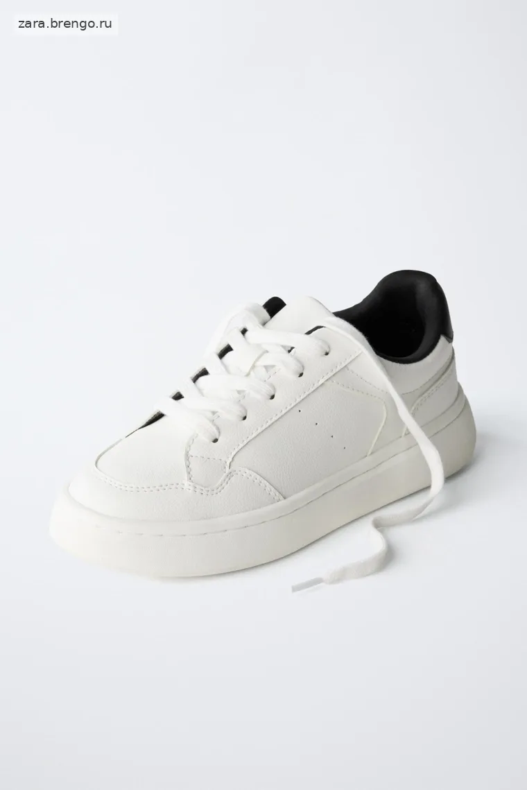 Кроссовки на массивной подошве