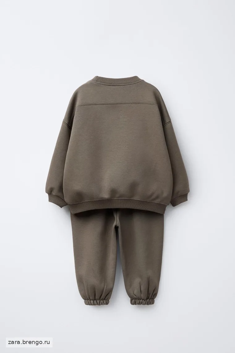 Костюм из толстовки с манжетами и брюками в стиле basic label