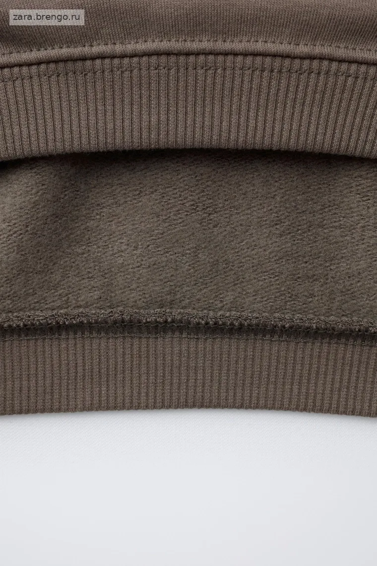 Костюм из толстовки с манжетами и брюками в стиле basic label