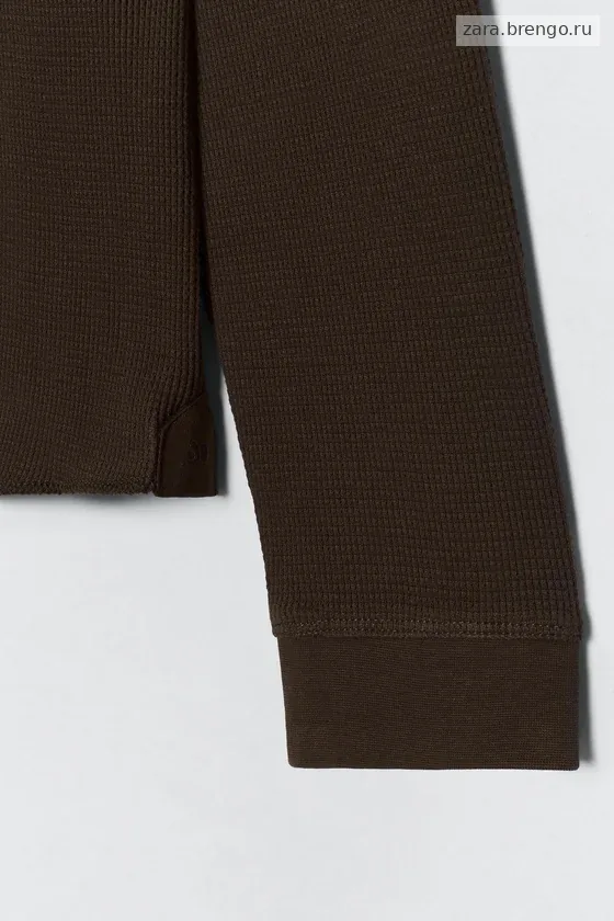 Мужская футболка с длинными рукавами и гофре от Zara «Soshiotsuki»