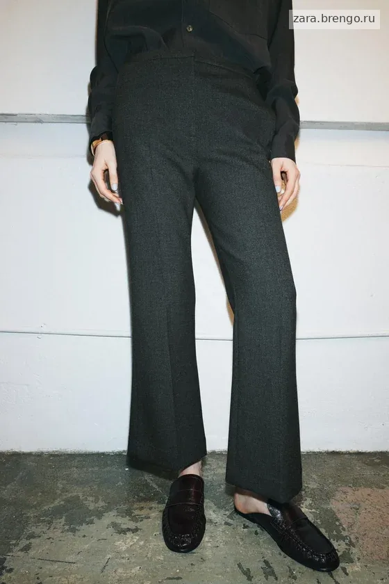 УКОРОЧЕННЫЕ РАСКЛЕШЕННЫЕ БРЮКИ коллекция Zara «ZW»