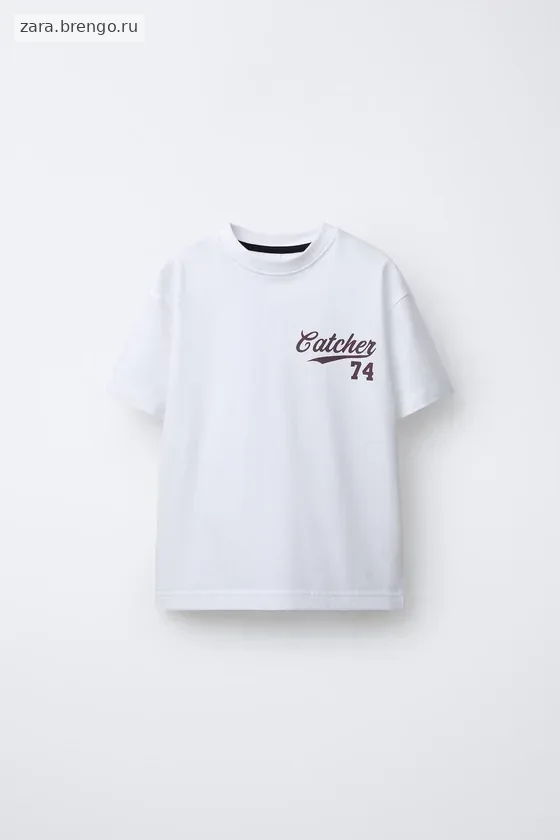 ФУТБОЛКА С НАШИВКОЙ И ТЕКСТОВЫМ ПРИНТОМ