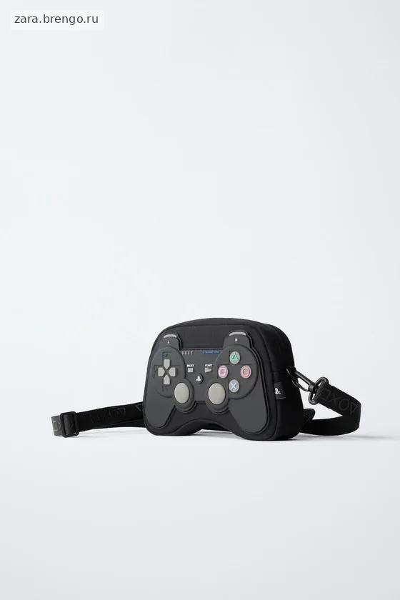 СУМКА С ПЛЕЧЕВЫМ РЕМНЕМ PLAYSTATION ™