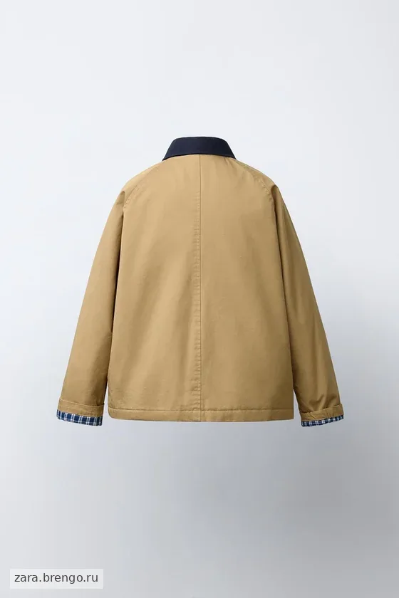 КУРТКА С КОНТРАСТНЫМ ВОРОТНИКОМ