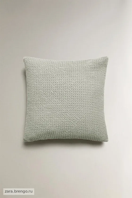 Чехол для подушки с рельефным вязаным узором