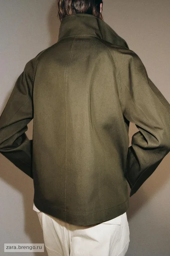 КОРОТКИЙ ТРЕНЧ С ВЫСОКИМ ВОРОТНИКОМ — коллекция Zara «ZW»