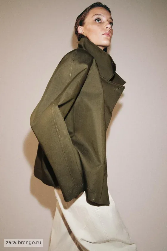 КОРОТКИЙ ТРЕНЧ С ВЫСОКИМ ВОРОТНИКОМ — коллекция Zara «ZW»