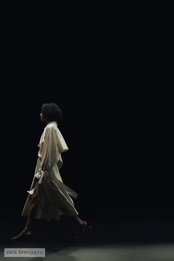СТРУЯЩИЙСЯ ТРЕНЧ С ПОЯСОМ — коллекция Zara «ZW»