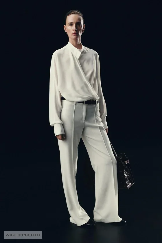 БЛУЗА НА ЗАПАХЕ ИЗ СТРУЯЩЕЙСЯ ТКАНИ — коллекция Zara «ZW»