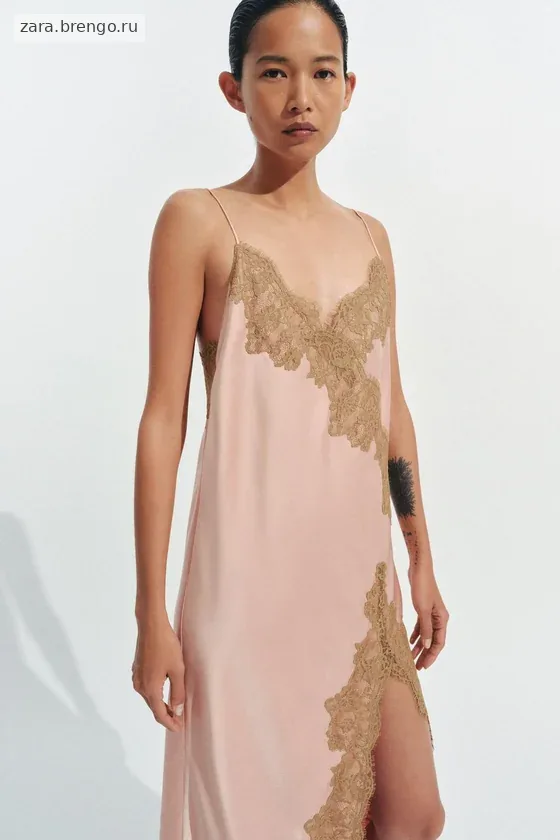 АТЛАСНОЕ ПЛАТЬЕ С КРУЖЕВОМ — коллекция Zara «ZW»