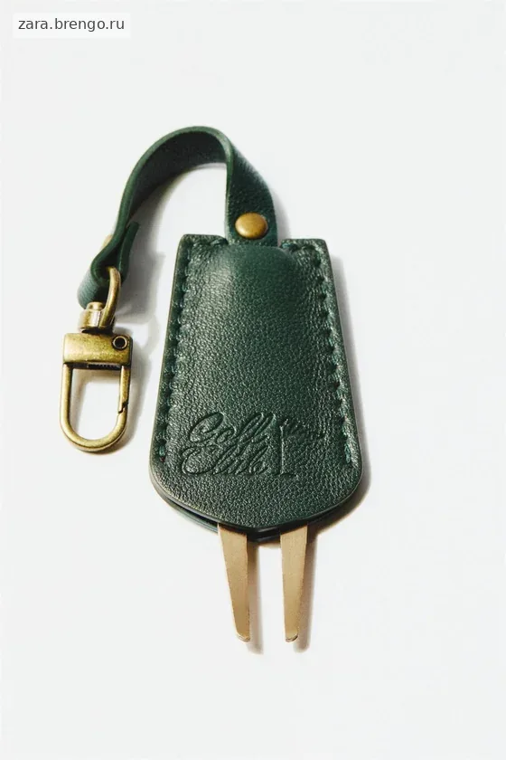 Инструмент для лечения повреждений газона на поле для гольфа
