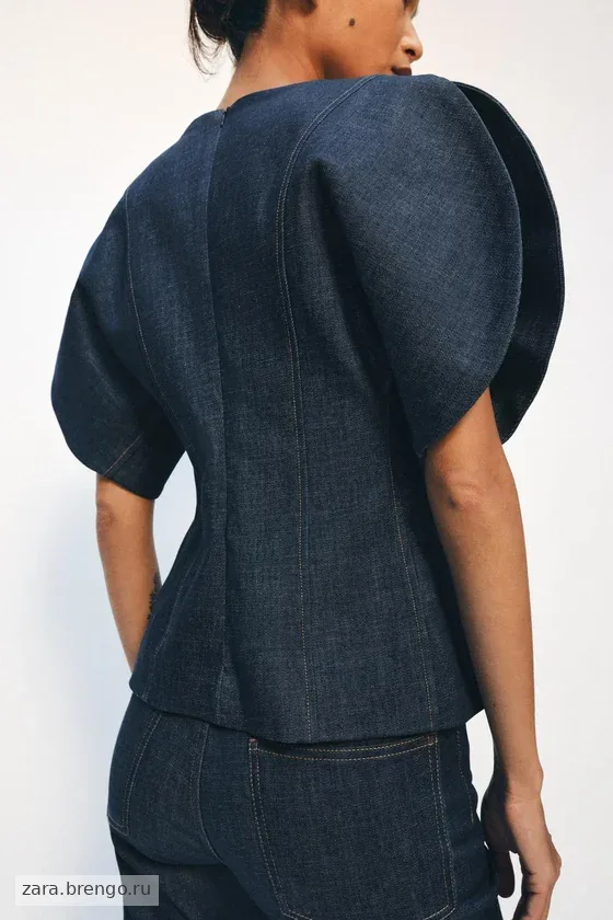 ДЖИНСОВАЯ БЛУЗА С ОБЪЕМНЫМИ РУКАВАМИ коллекция Zara «ZW»
