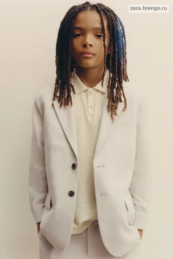 ОДНОТОННОЕ ПОЛО С РЕЛЬЕФНЫМ УЗОРОМ