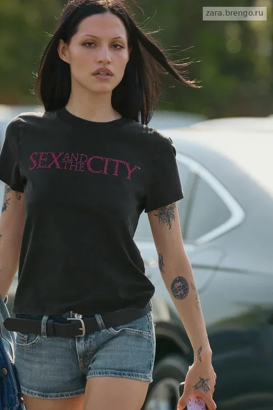 ФУТБОЛКА С ЭФФЕКТОМ ПОТЕРТОСТИ SEX & THE CITY™