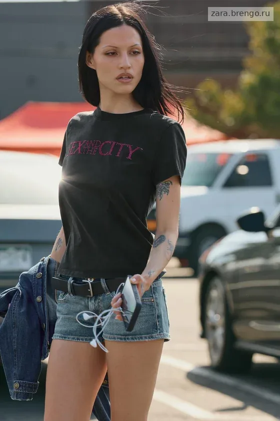 ФУТБОЛКА С ЭФФЕКТОМ ПОТЕРТОСТИ SEX & THE CITY™