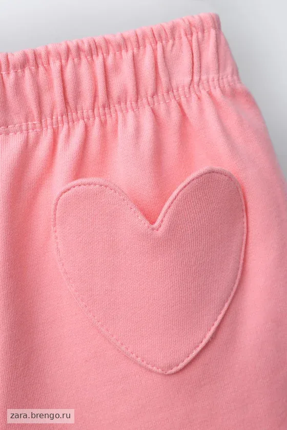 ШОРТЫ ИЗ ТРИКОТАЖА С ВЫШИТЫМИ СЕРДЦАМИ