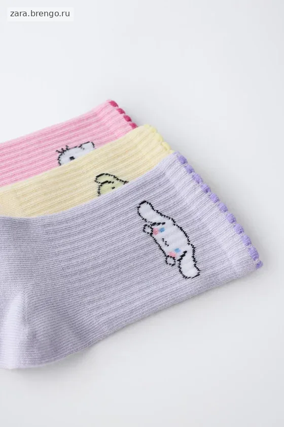 НАБОР ИЗ ТРЕХ СРЕДНИХ НОСКОВ HELLO KITTY AND FRIENDS © SANRIO