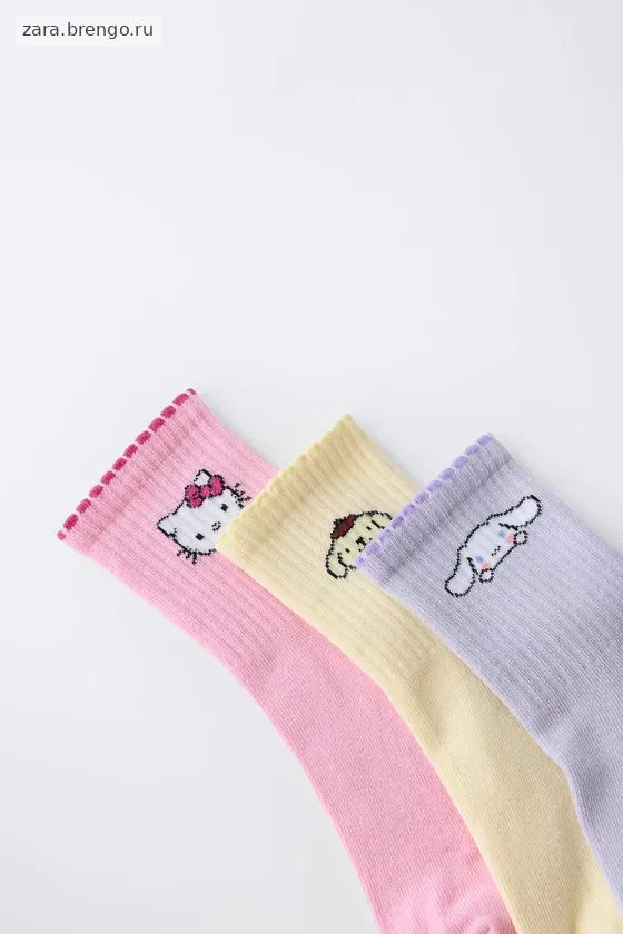 НАБОР ИЗ ТРЕХ СРЕДНИХ НОСКОВ HELLO KITTY AND FRIENDS © SANRIO
