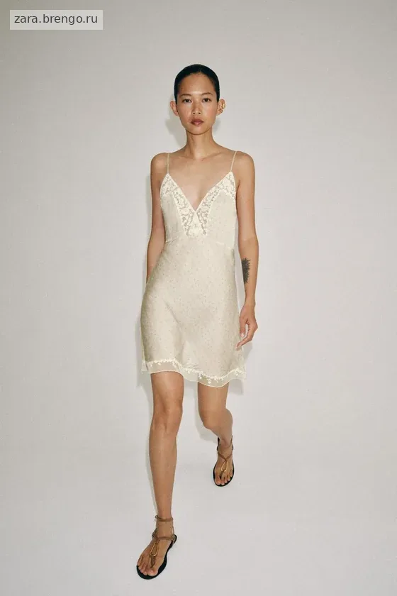 КОРОТКОЕ ПЛАТЬЕ С ВЫШИВКОЙ — коллекция Zara «ZW»