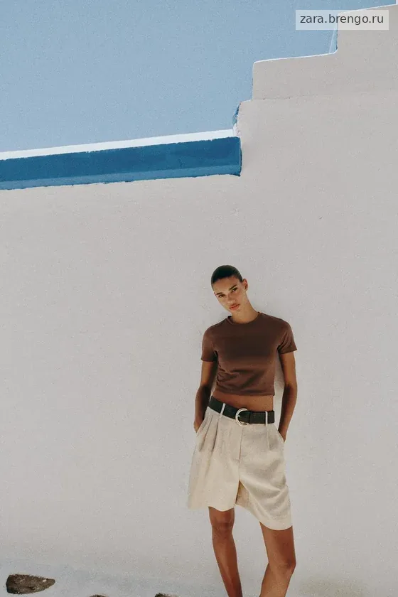 УКОРОЧЕННАЯ ФУТБОЛКА С КОРОТКИМИ РУКАВАМИ