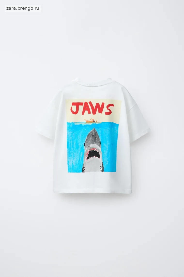 Футболка с иллюстрацией jaws© от dylan´s t-shirt club и zara
