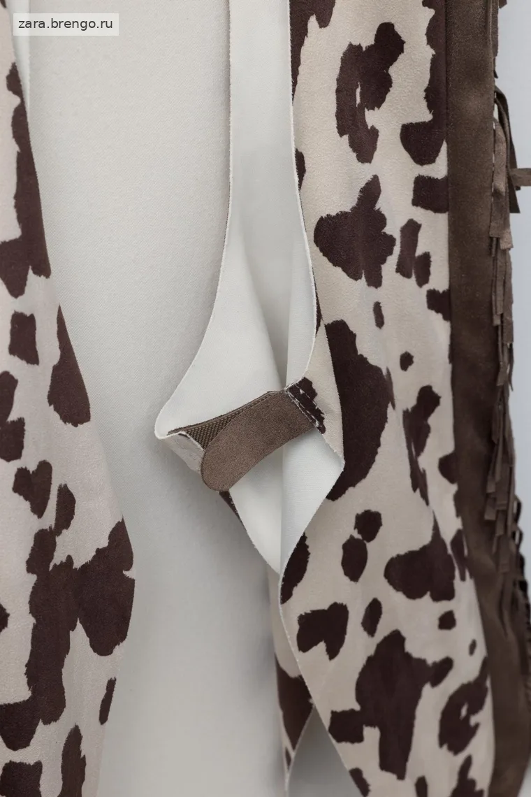 Костюм ковбоя в анималистическом принте с бахромой